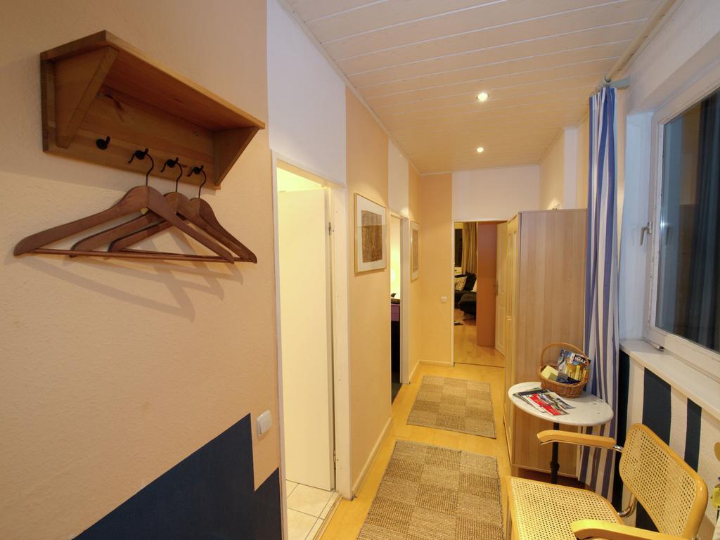 Appartement With Balcony In One Of The Beautiful Districts Of Berlijn